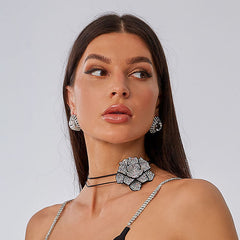 Rhinestone Flower Necklace