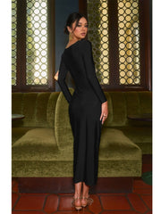 Mid-length dress with a waist opening