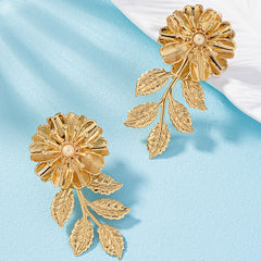 Retro Three-dimensional Flower and Leaf Earrings