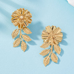 Retro Three-dimensional Flower and Leaf Earrings