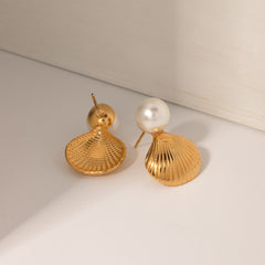 Shell Pearl Earrings