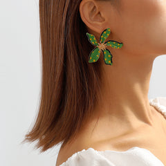Flower Wave Point Earrings