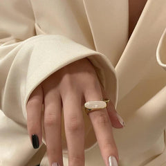 Retro Minority Light Luxury Oval Shell Opening Finger Rings