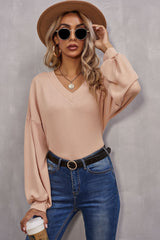 Slim-fit Solid Color V-neck Top