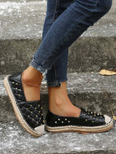 Diamond-stitched Stud Flats