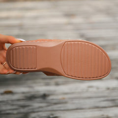 Flower embroidered thick-soled toe-cap slippers