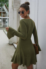 Plain V Neck Long-sleeved Short Dress