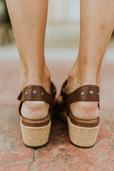 Flat-bottomed Buckle Solid Color Sandals