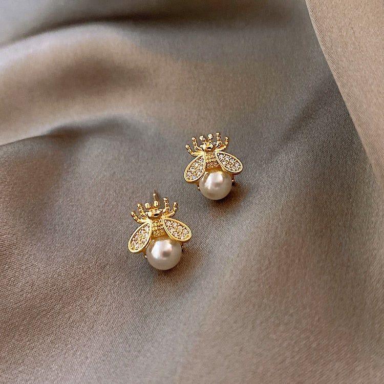 Pearl Simple Bee Pattern Earrings