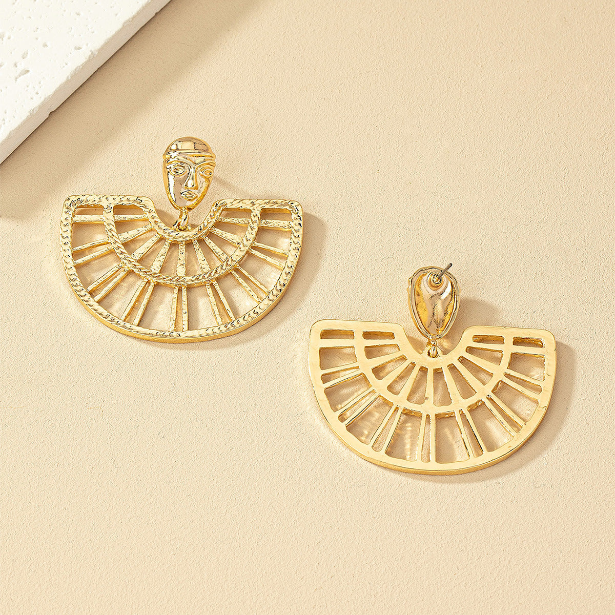 Fan Shaped Beauty Head Earrings