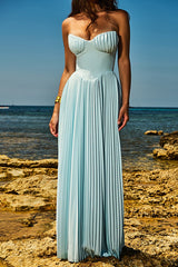 Romantisches und elegantes plissiertes trägerloses Maxikleid 
