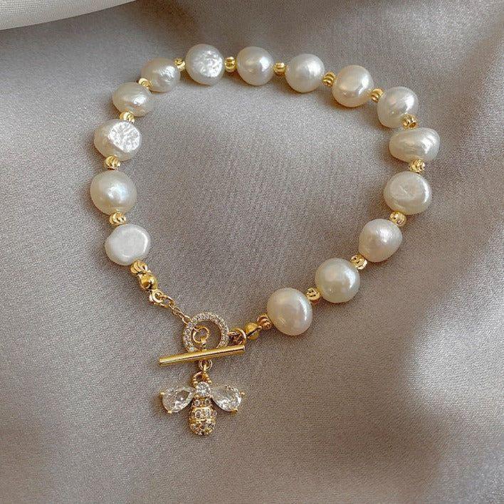 Classic Natural Pearl Bee Pendant Bracelet