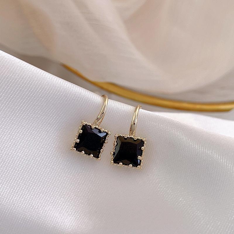 Earrings Gem Square Classic Pattern