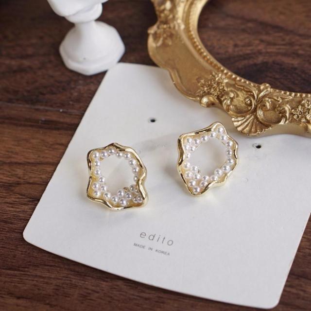 Earrings Geometric Small Pearls Pattern