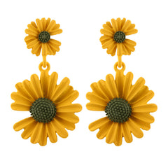 Flaxmaker Sweet Little Daisy Stud Earrings