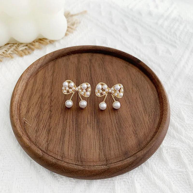 Elegant Pearl Bowknot Earrings