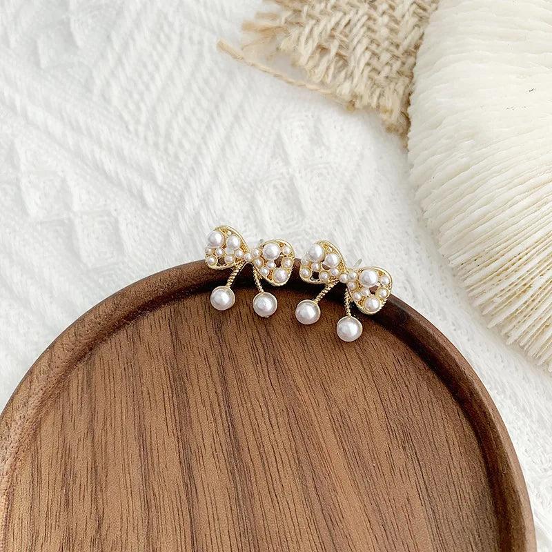 Elegant Pearl Bowknot Earrings