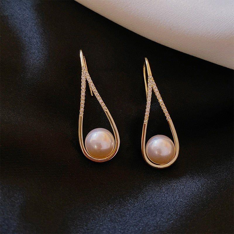 Pearl Geometric Golden Long Earrings