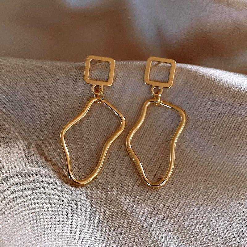 Geometric Hollow Out Metal Dangle Long Earrings