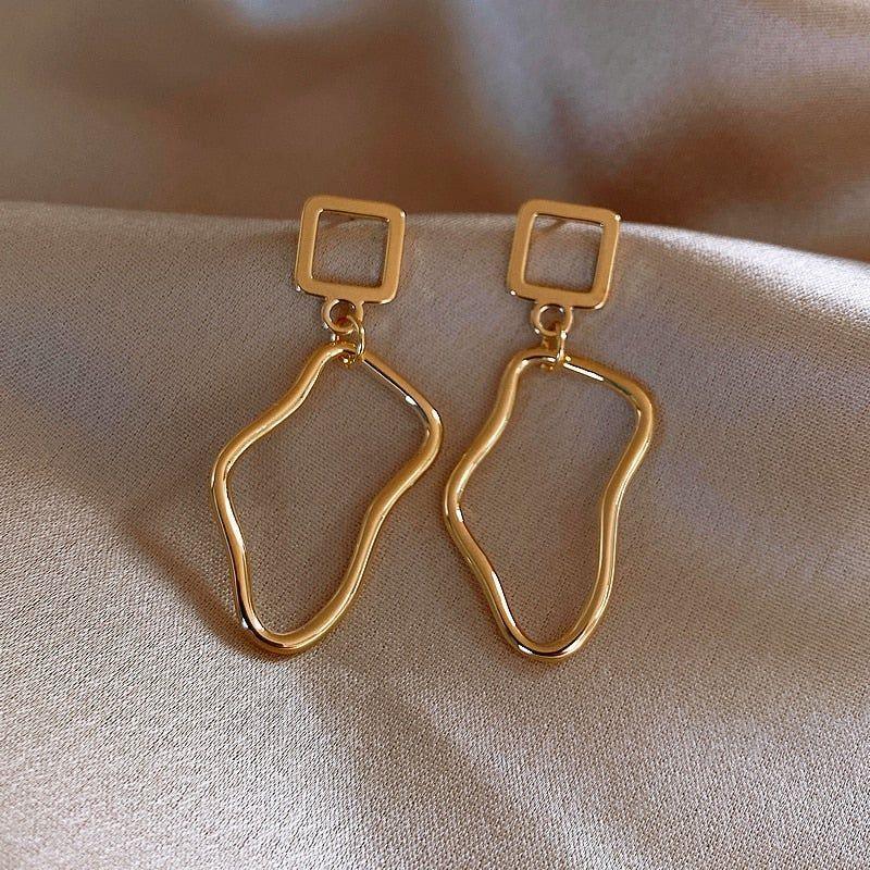 Geometric Hollow Out Metal Dangle Long Earrings