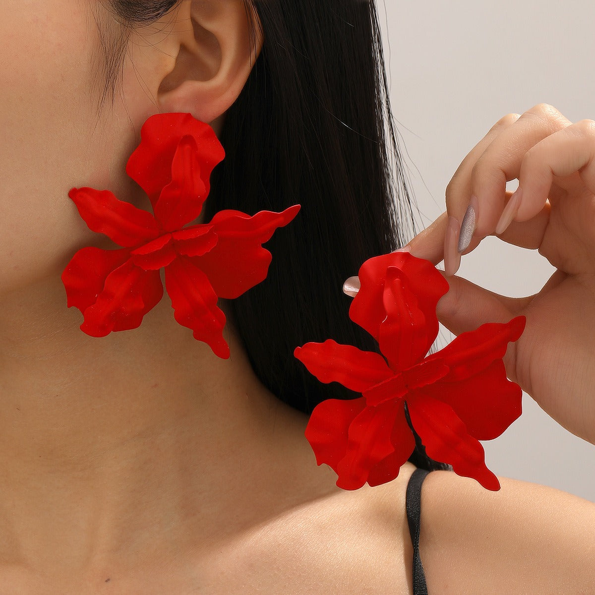 Lrregular Three-Dimensional Flower Design Earrings