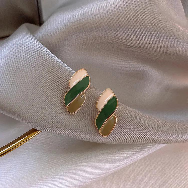 Versatile Geometric Contrasting Drop Earrings