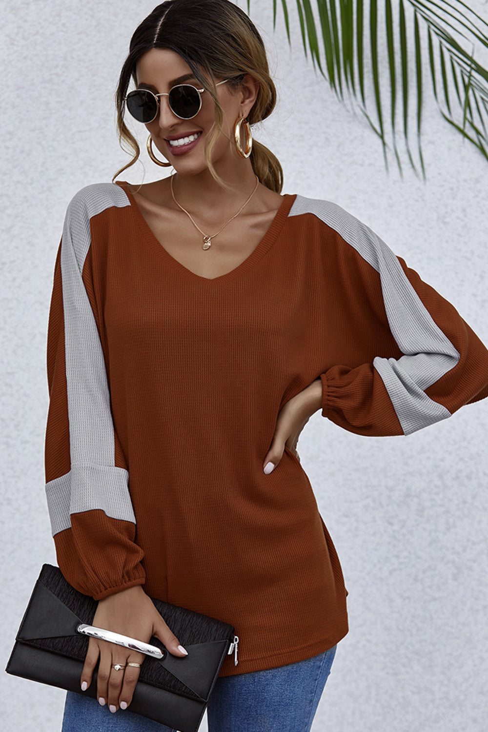 Loose V-neck T-shirt