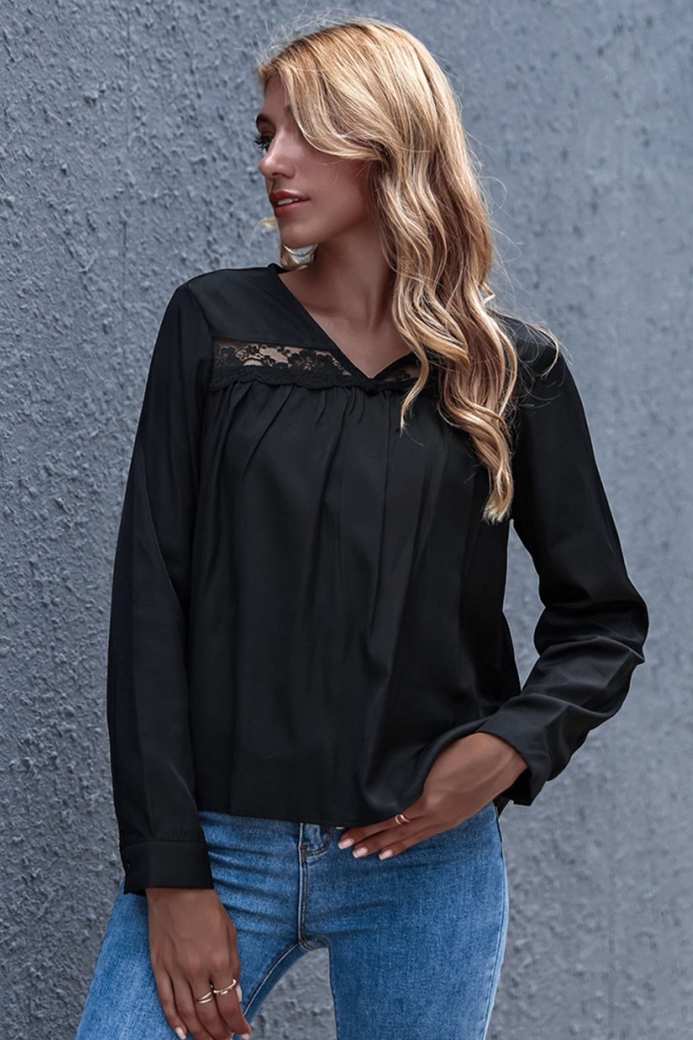 Loose Hollow Out V-Neck Base Shirt