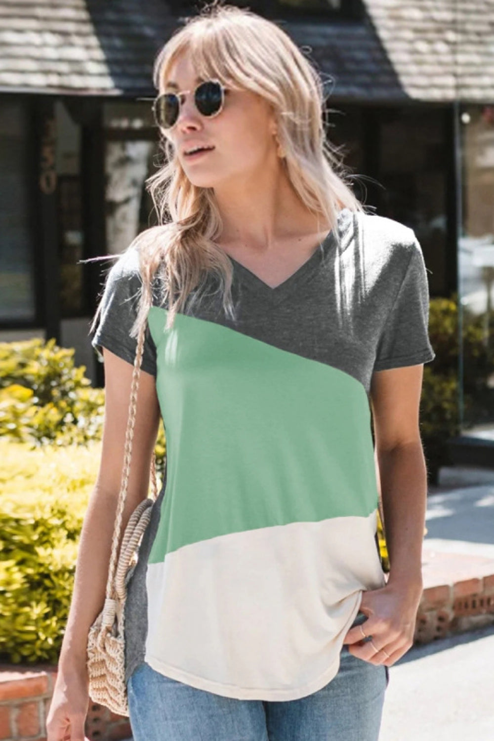 V-neck Geometric Short Sleeve T-shirt