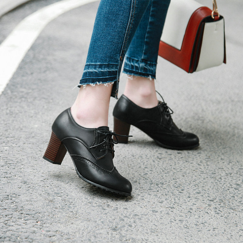 High-heeled lace-up brogues