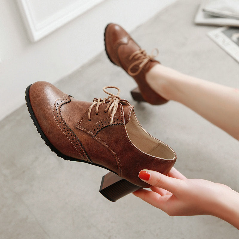 High-heeled lace-up brogues