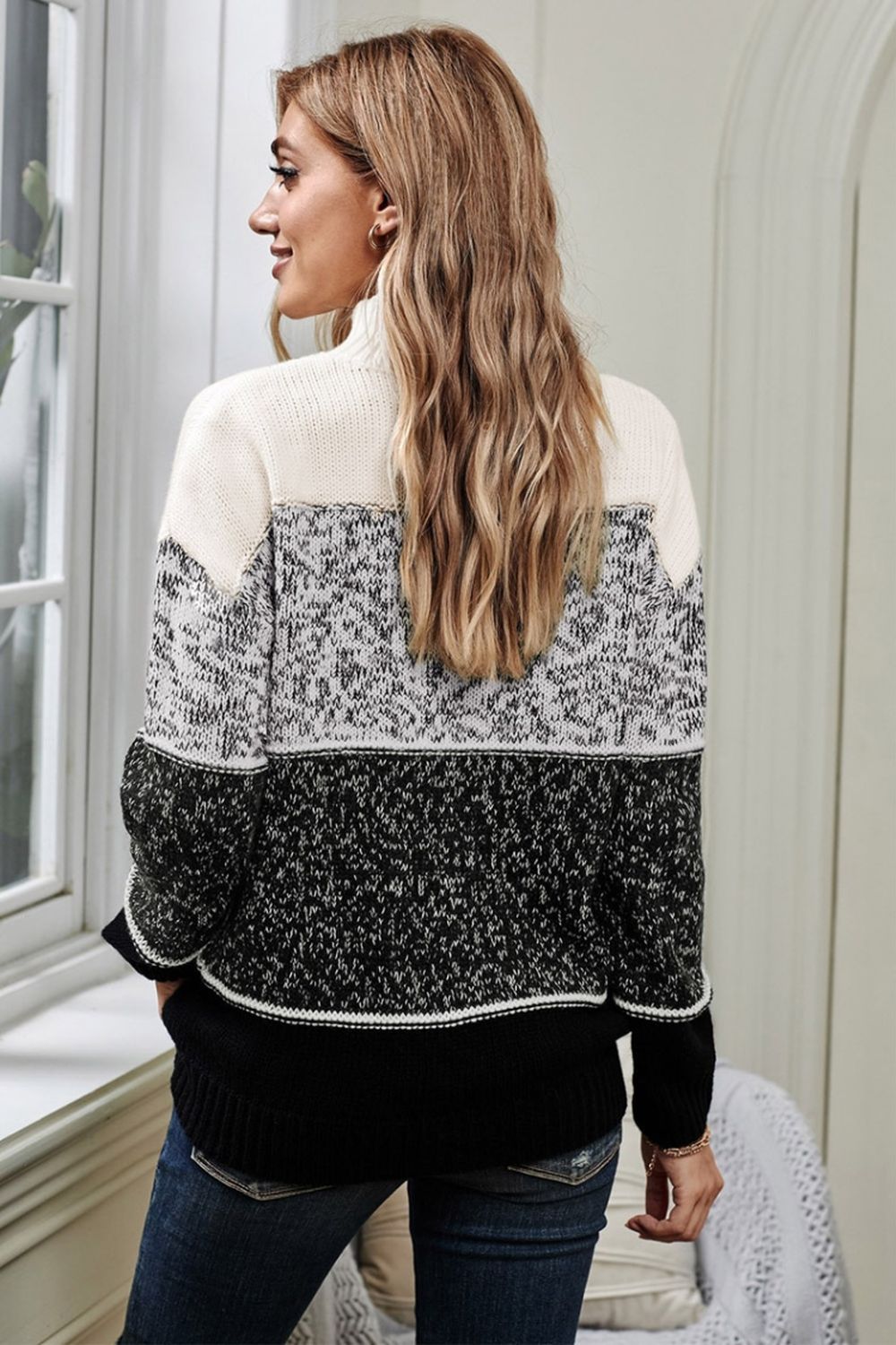 Contrast Round Neck Pullover