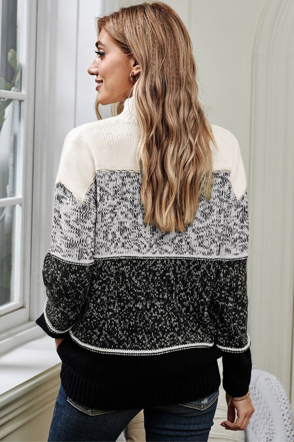 Contrast Stitching High-collar Knitted Sweater