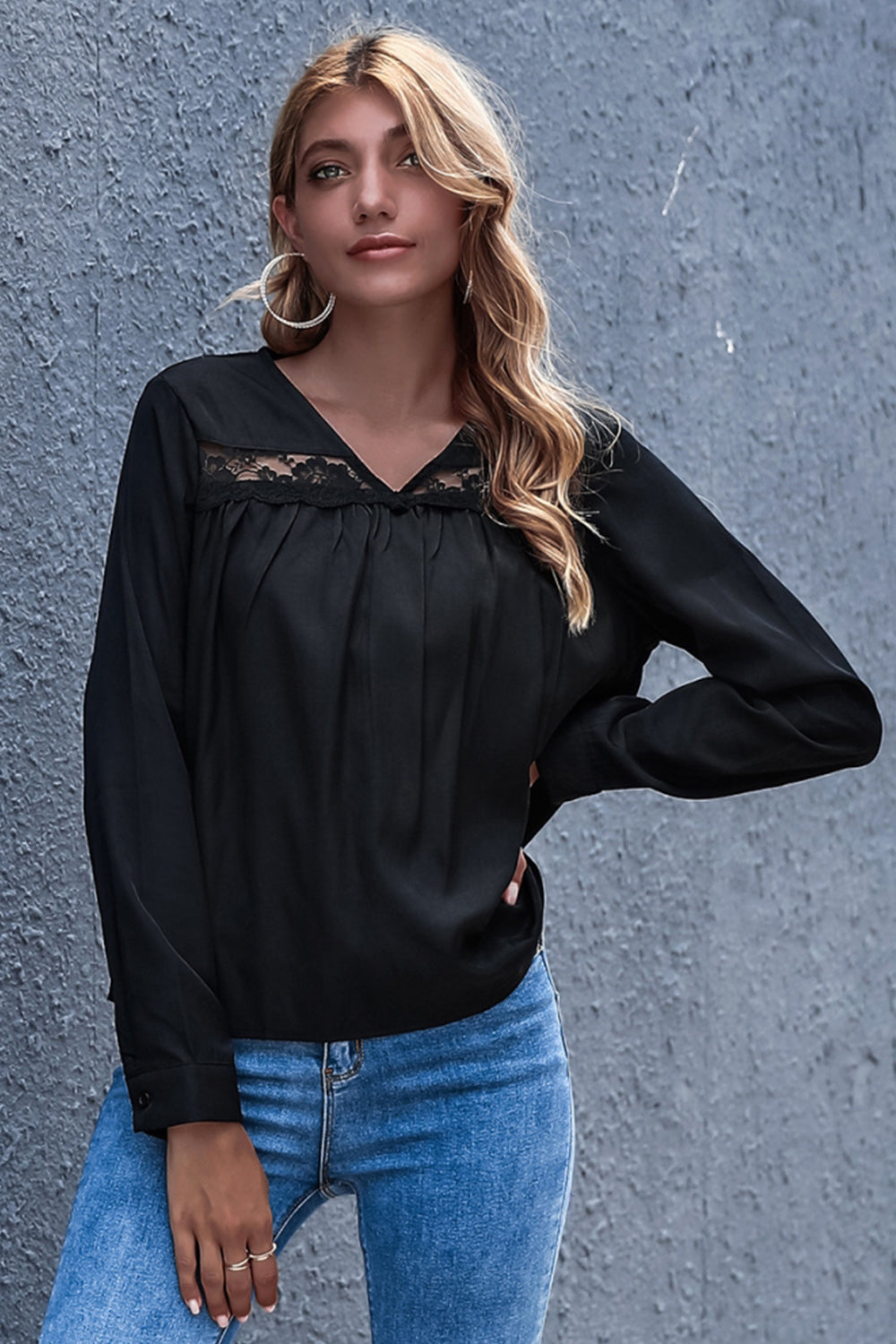 Loose Hollow Out V-Neck Base Shirt