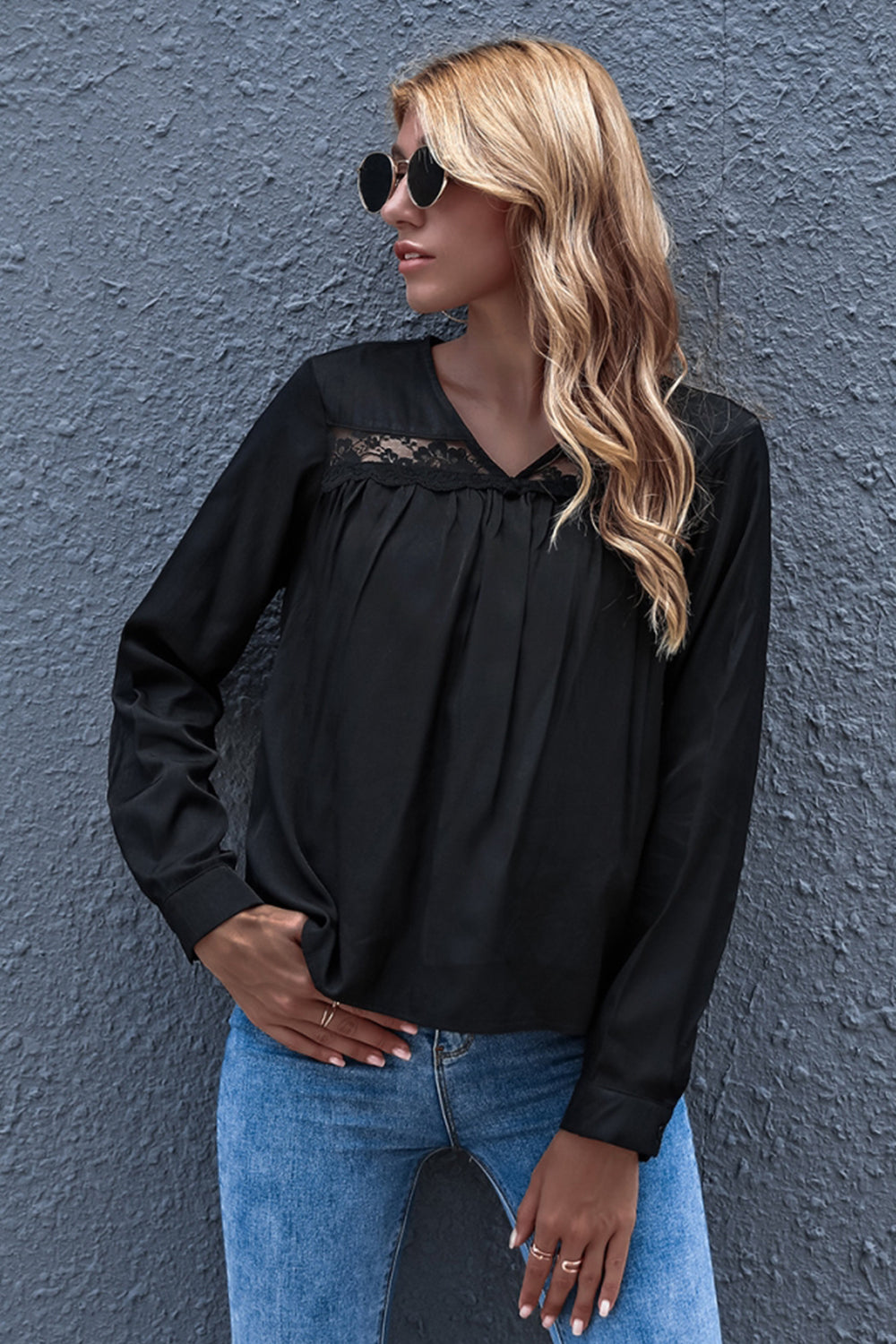 Loose Hollow Out V-Neck Base Shirt