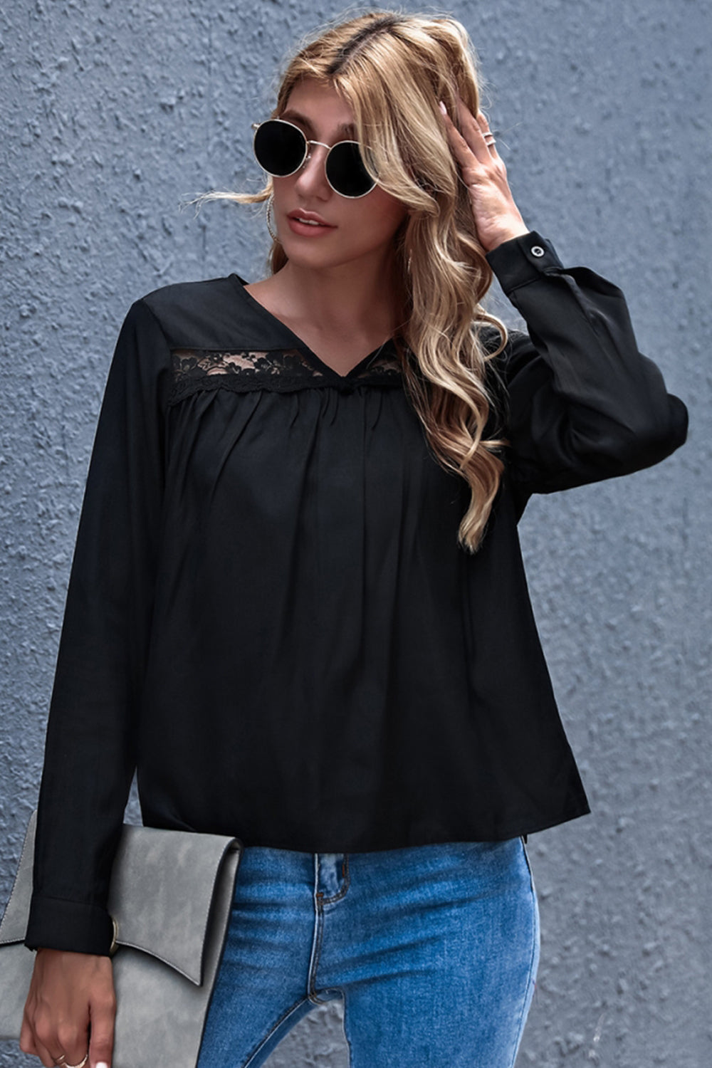 Loose Hollow Out V-Neck Base Shirt