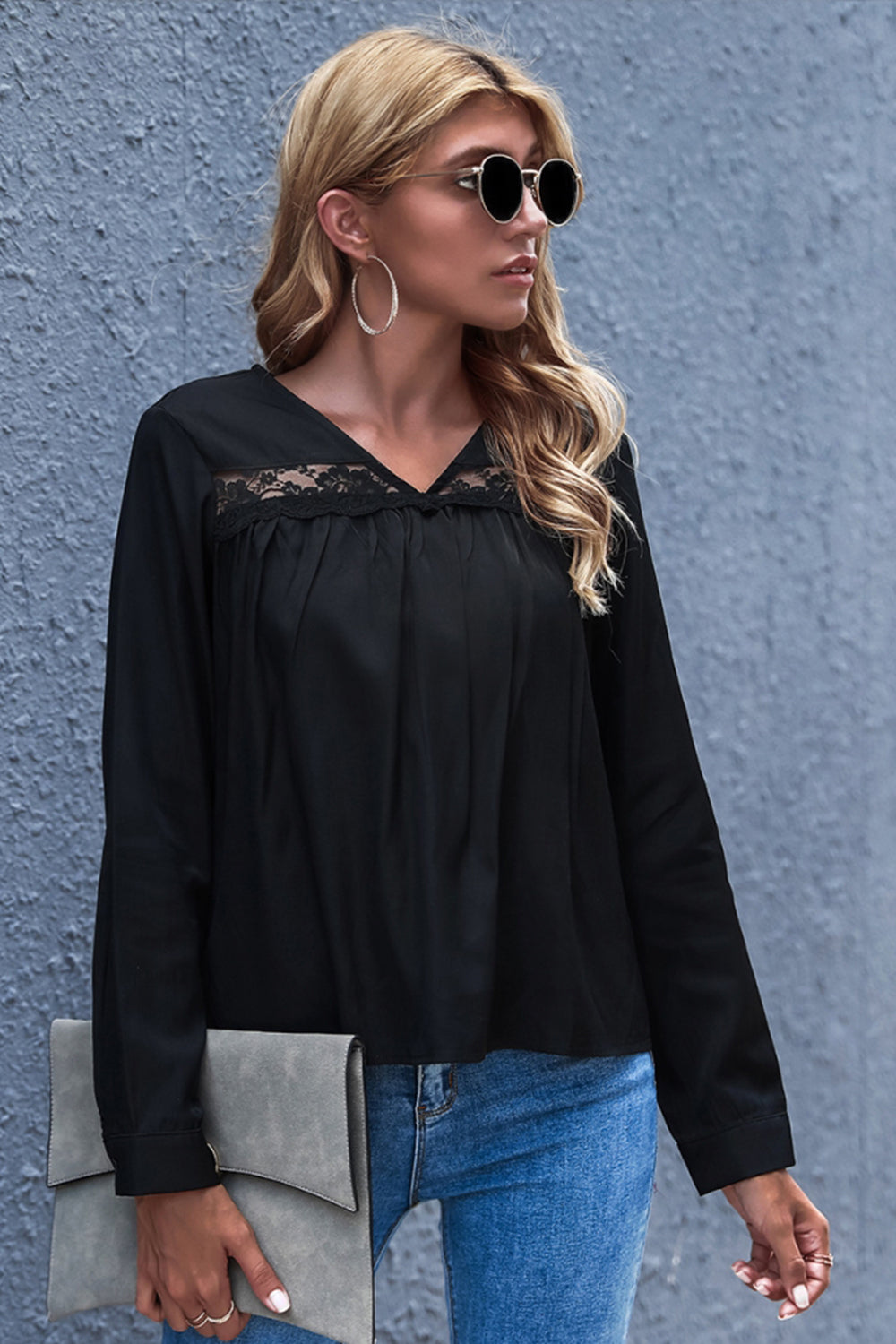 Loose Hollow Out V-Neck Base Shirt