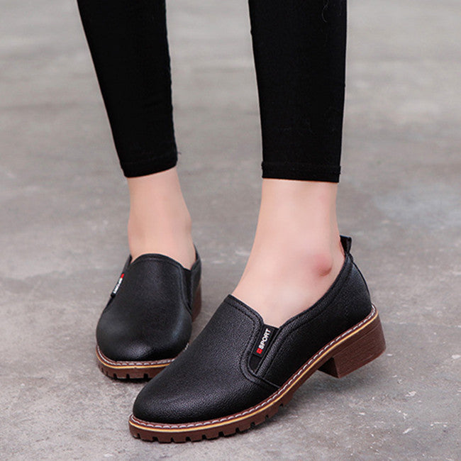 Round Toe Lace-Up Oxford Flats