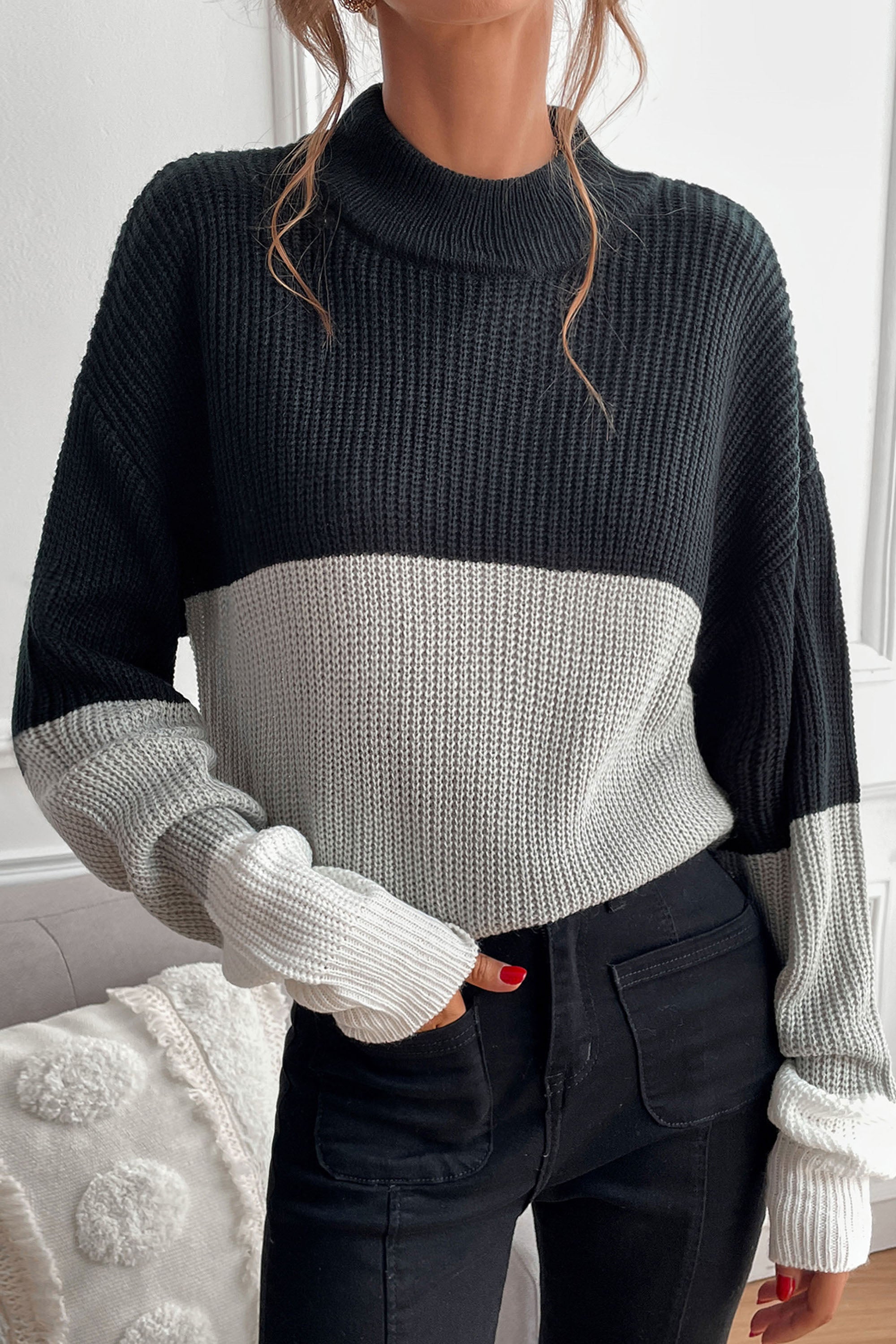 Half Turtleneck black gray Transition Stitching Sweater