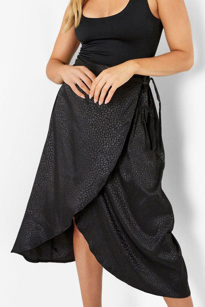 One-piece Lace-up High-waisted Stone Jacquard Satin Skirt