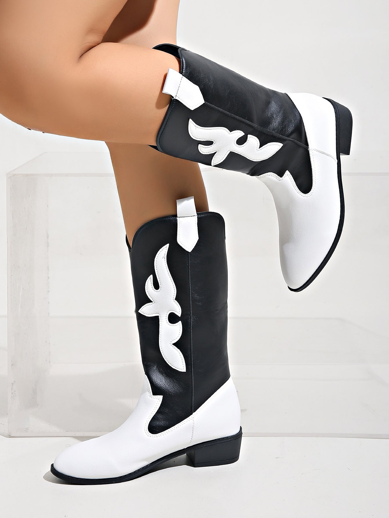 Black and white spliced pointed toe knight boots