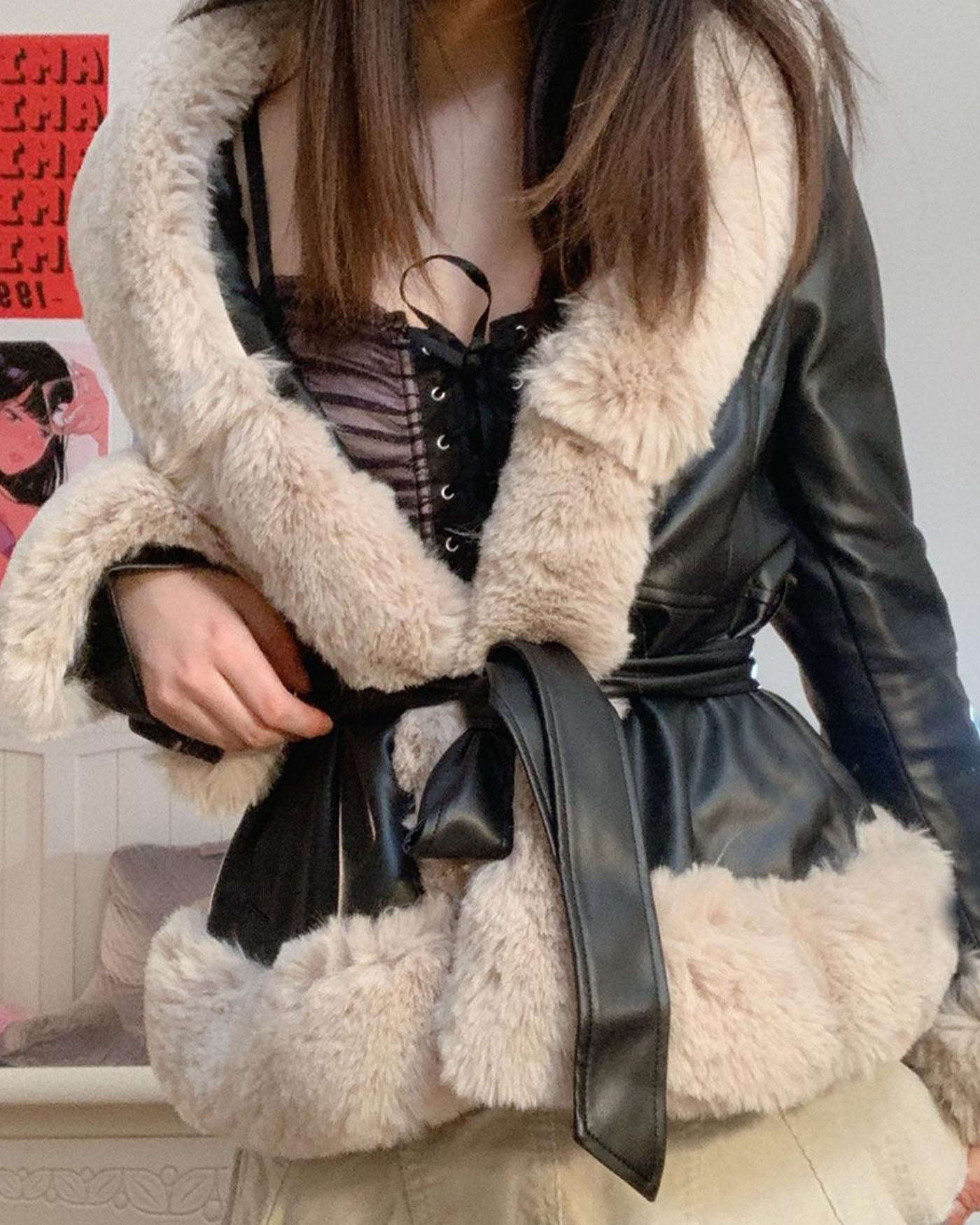 Large fur collar lace-up waist stitching PU leather jacket