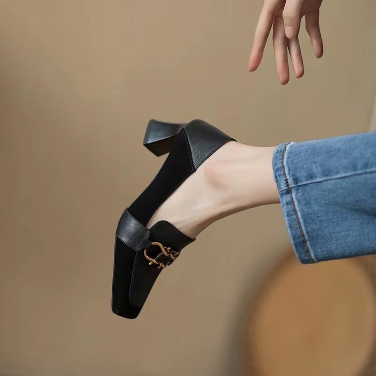 Retro Chunky Heel Mary Jane Pumps