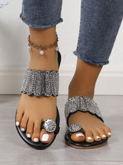 Black Toe-loop Rhinestone Flat Beach Slippers