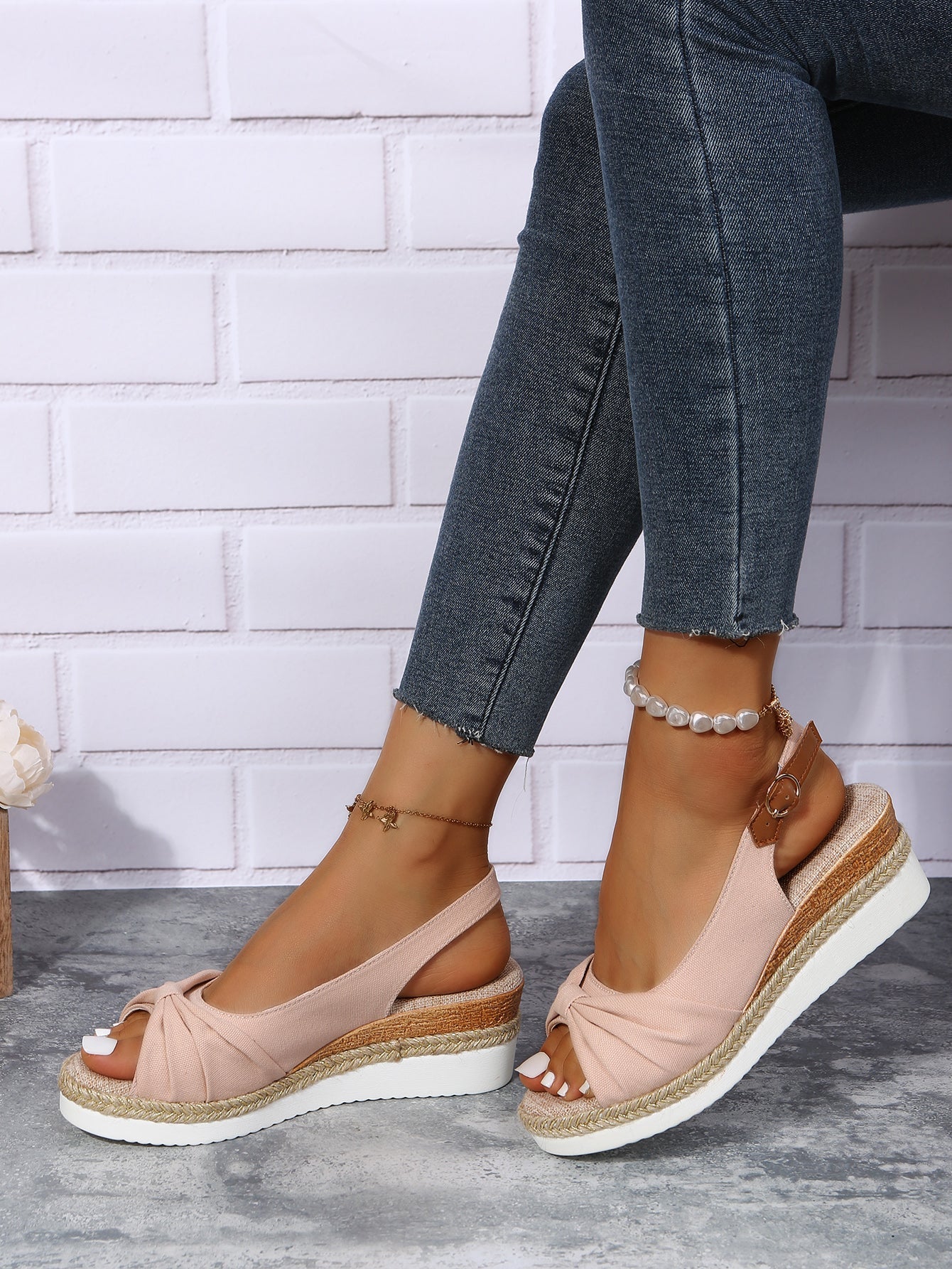 Lightweight Buckle Peep Wedges Sandals