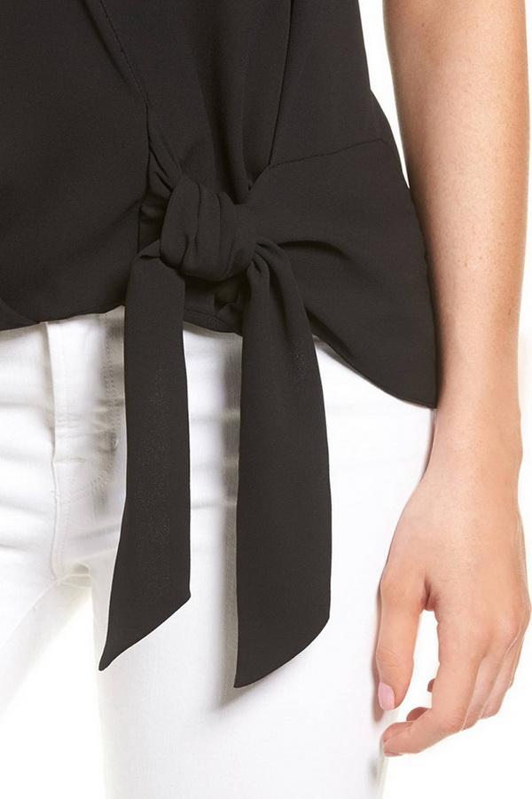 Sleeveless Deep V-collar Knotted Shirt