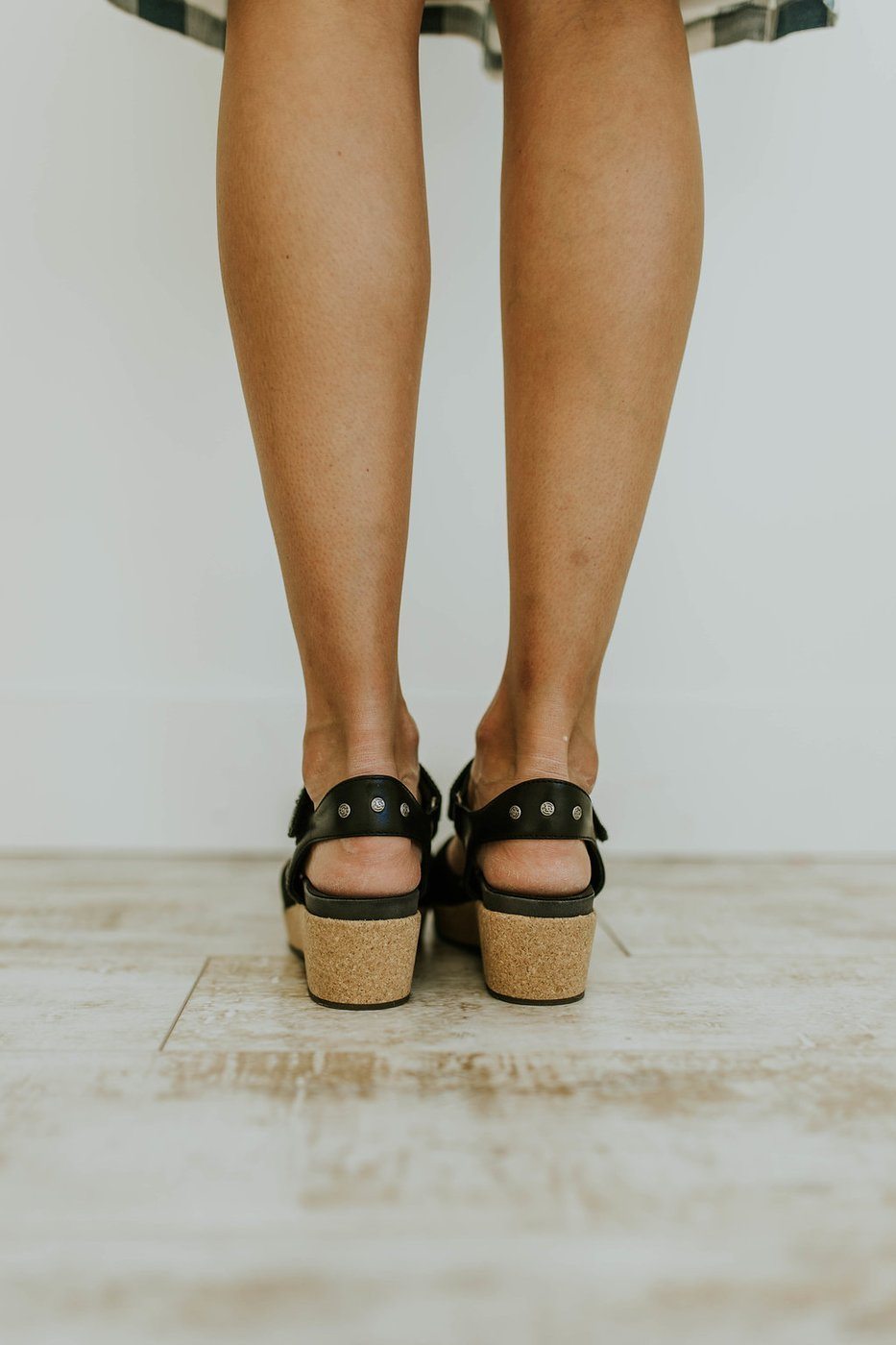 Flat-bottomed Buckle Solid Color Sandals